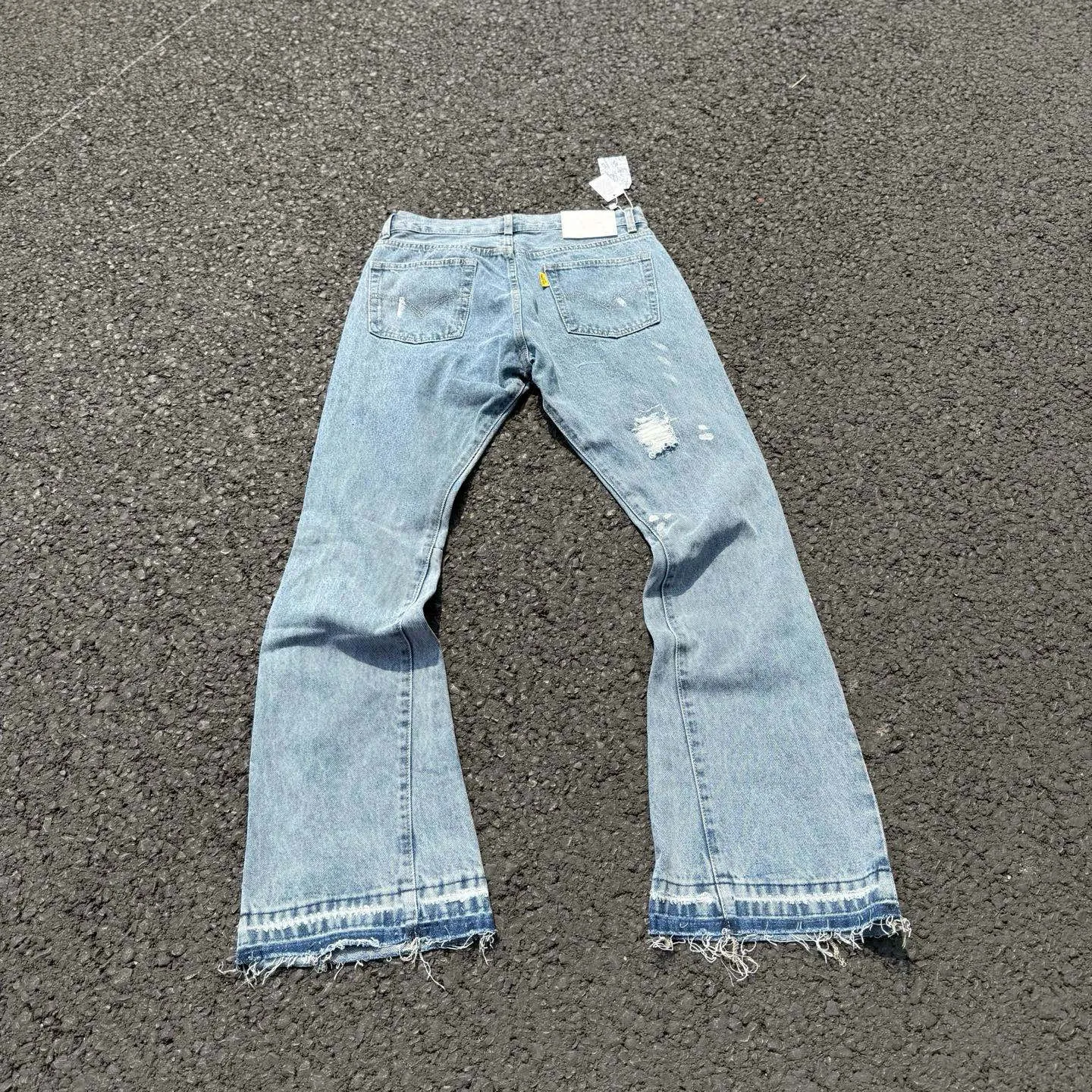 #8149 P250💰 Independent GALLERY DEPT. Vintage hole patch splicing black leather cross loose washed flared jeans - truly restore the ultimate vintage texture - original hardware accessories washed and other elevators, QR code analysis are all purchased from the original factory, high degree of restoration, you are welcome to compare with a certain product ~ - three-dimensional version loose and comfortable, not picky about the figure, tall and slim, factory Seiko, original factory quality control, same style for men and women, can be matched with couples, versatile recommendation Essential jeans for all seasons - sizes: 28 30 32 34 36
